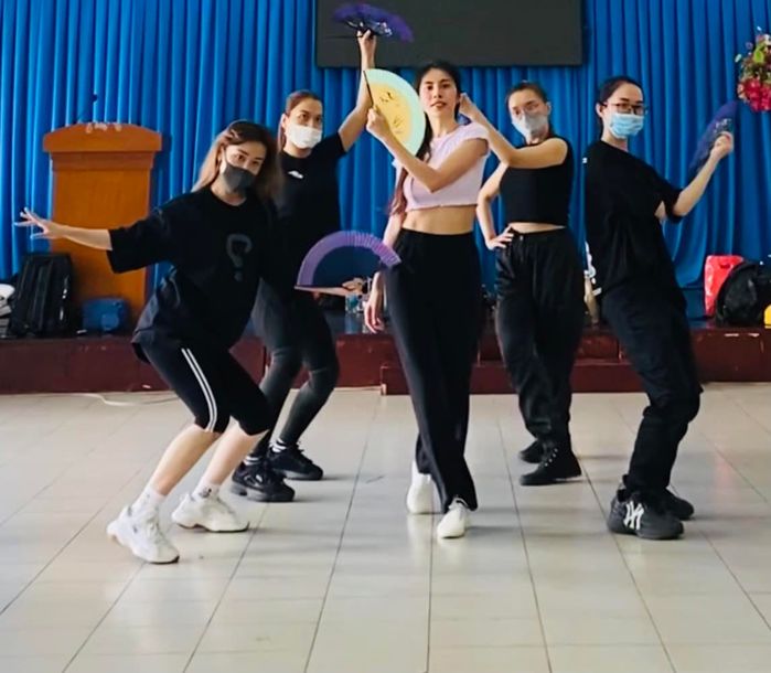 Thuỷ Tiên trở lại khoe eo thon, dập tắt tin đồn bầu bí lần 2