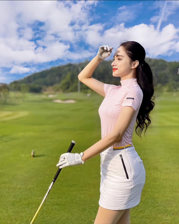 Hương Giang - Matt Liu mỗi lần ra sân golf tốn bao nhiêu?