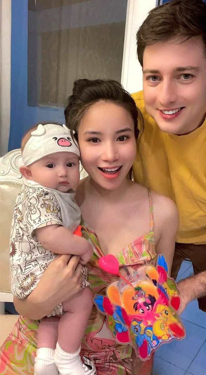 9x Việt lấy giám đốc người Nga lớn hơn 12 tuổi, sinh con đẹp cực phẩm
