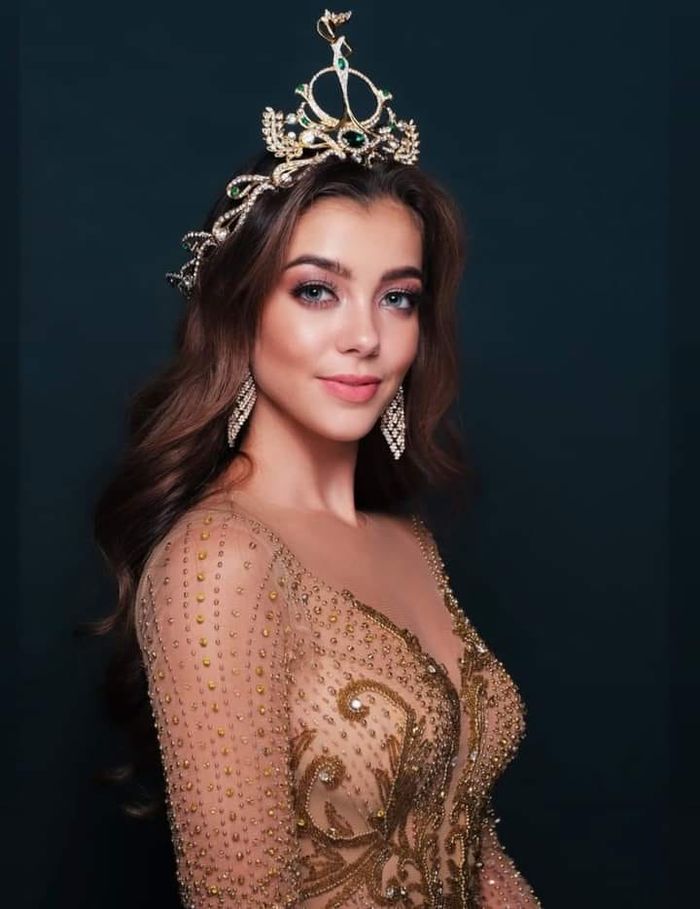 Á hậu 4 Miss Grand bỏ về nước vì một số lý do đáng buồn.