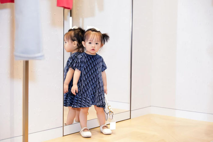 Ái nữ nhà Cường Đôla mới hơn 1 tuổi đã mua hàng hiệu như cơm bữa