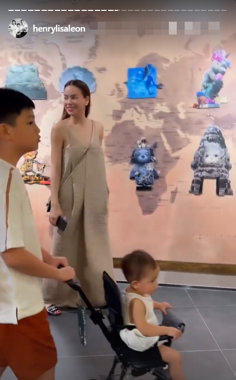 Anh hai Subeo đi chơi vẫn trông Lisa - Leon phụ bố Lý mẹ Hà