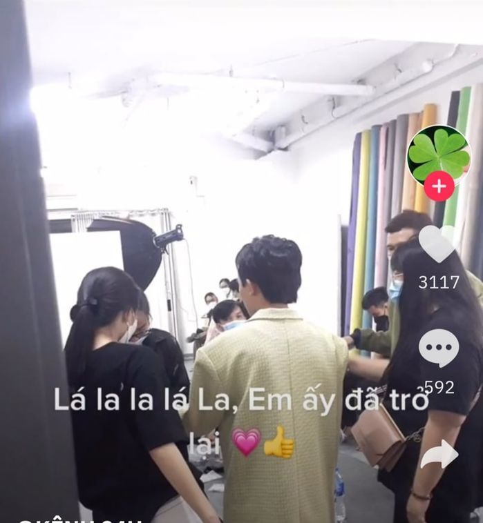 Ảnh hot sao Việt 13/12: Hiếm hoi đi đám cưới, Sơn Tùng ăn đứt chú rể
