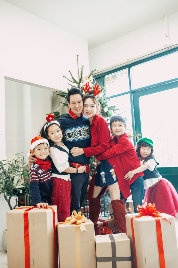 Ảnh hot sao Việt 23/12: Trang Trần như cá mắc lưới trên sàn diễn