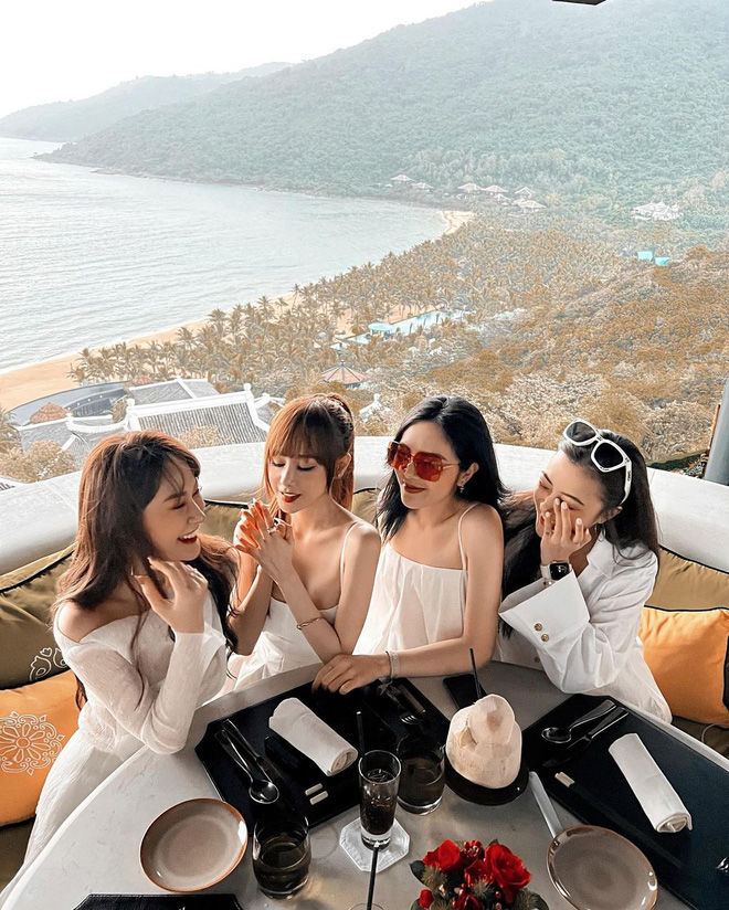 Ảnh hot sao Việt 28/12: Lệ Quyên khoe phòng ngủ như khách sạn 5 sao