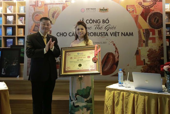 Bà Diệp Thảo vực dậy sau ly hôn: Nhan sắc thăng hạng, lập 3 kỷ lục TG