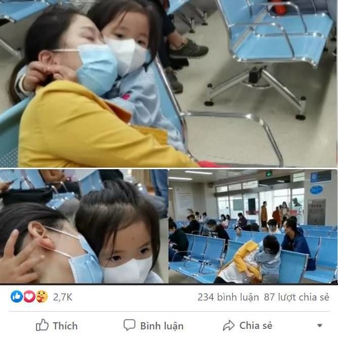 Bé gái lấy tay làm điểm tựa, không dám nhúc nhích để mẹ ngủ ngon