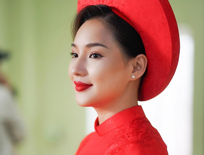 Bộ ảnh hạnh phúc của nàng thơ xứ Huế Kiều Oanh cùng chồng và quý tử