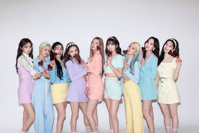 Bốn đời em út xinh đẹp nhà JYP, tân binh liệu có maknae chuẩn xưa?