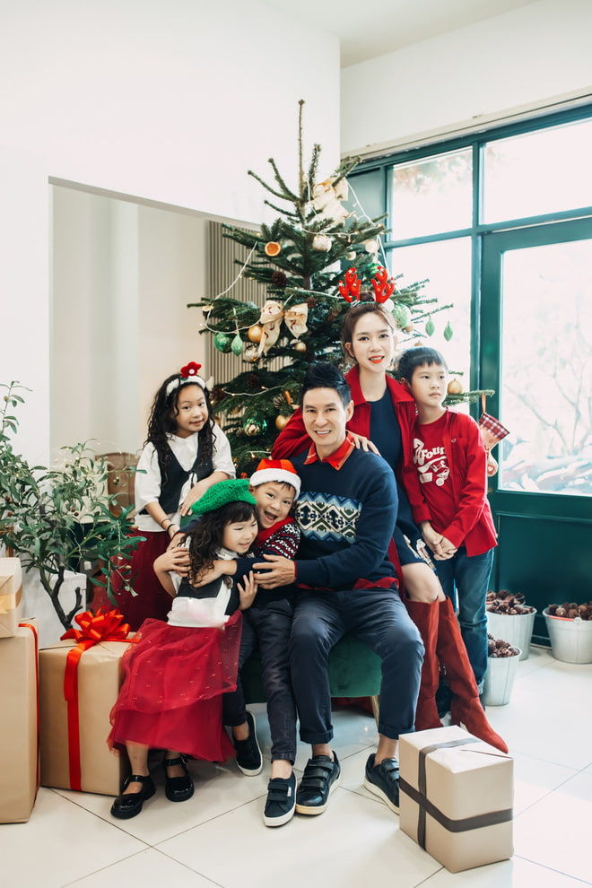 Các gia đình sao Việt tưng bừng đón Giáng sinh 2021