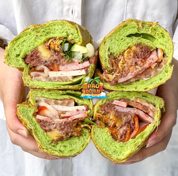 Cách đáp trả của bánh mì Huynh Hoa: Tung phiên bản bánh mì trà xanh