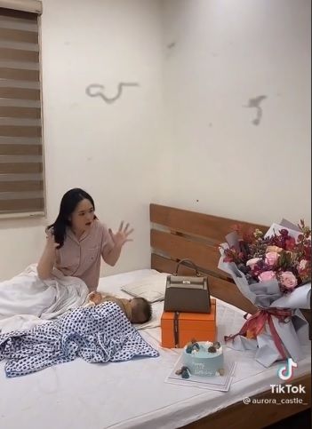 Duy Mạnh mừng sinh nhật Quỳnh Anh: Đặt quà hàng hiệu ship tận giường