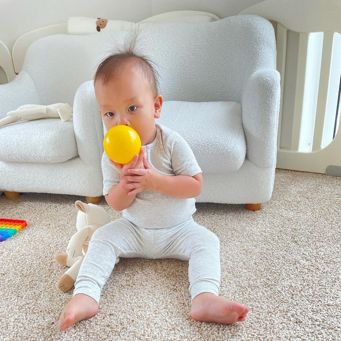 Cái nết học hành của Leon - Lisa: chị ba chăm chỉ, cậu tư nhõng nhẽo