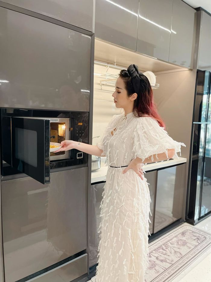 Cận cảnh gian bếp nửa tỷ, sang chảnh như nhà hàng của hot girl xứ Huế