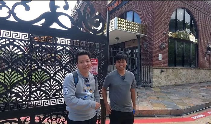 Ngôi nhà của Johnny Đặng đang sống cùng vợ và con như thế nào?