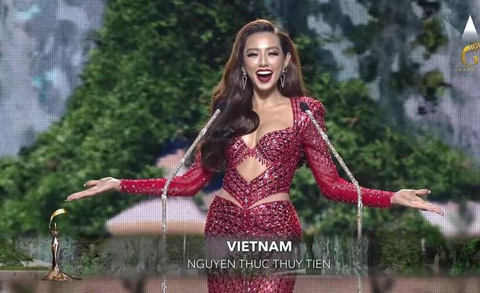 Chủ tịch Miss Grand hết lời khen ngợi Nguyễn Thúc Thùy Tiên