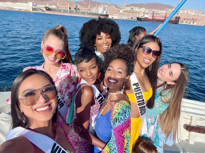 Chủ tịch Miss Grand International chấm thi Miss Universe 2021