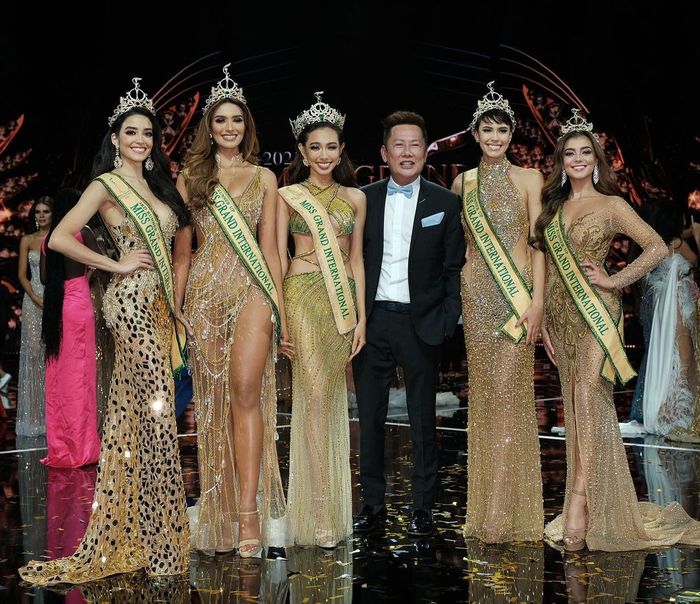Chủ tịch Miss Grand International chấm thi Miss Universe 2021