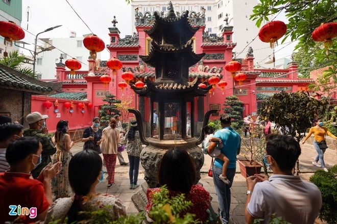 Chùa Ngọc Hoàng - nơi cầu duyên thiêng nhất Sài Gòn: Đi thoát FA thôi