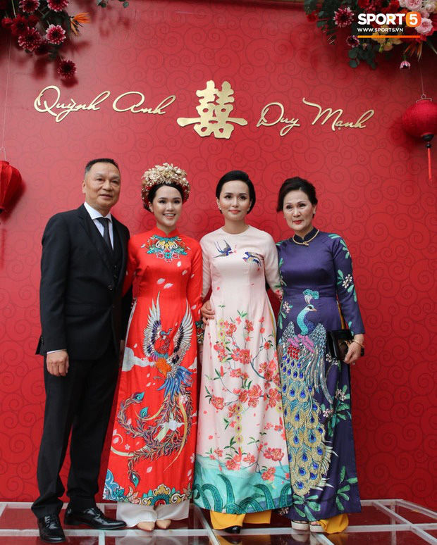 Hai cầu thủ VN làm rể gia đình giàu khét tiếng ở Hà Nội
