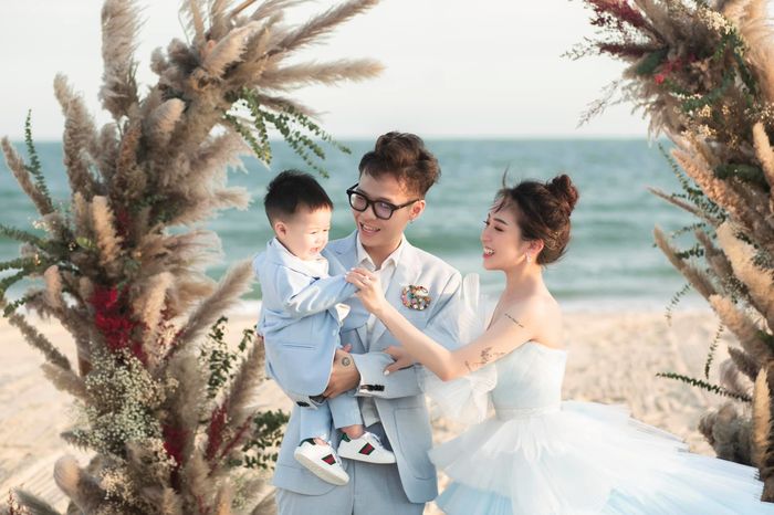 Con gái Minh Nhựa mang bầu lần 2, 22 tuổi đã là mẹ 2 con