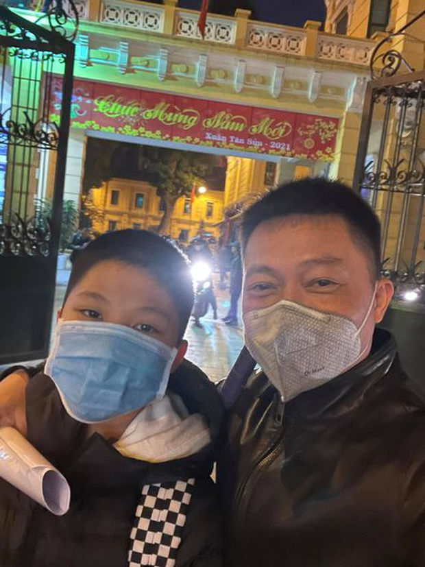 Con trai té gãy tay, BTV Quang Minh không mắng mà dạy bài học nhớ đời