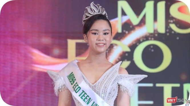 Đại diện Việt Nam vồ ếch vẫn thắng giải quốc phục tại Miss Eco Teen