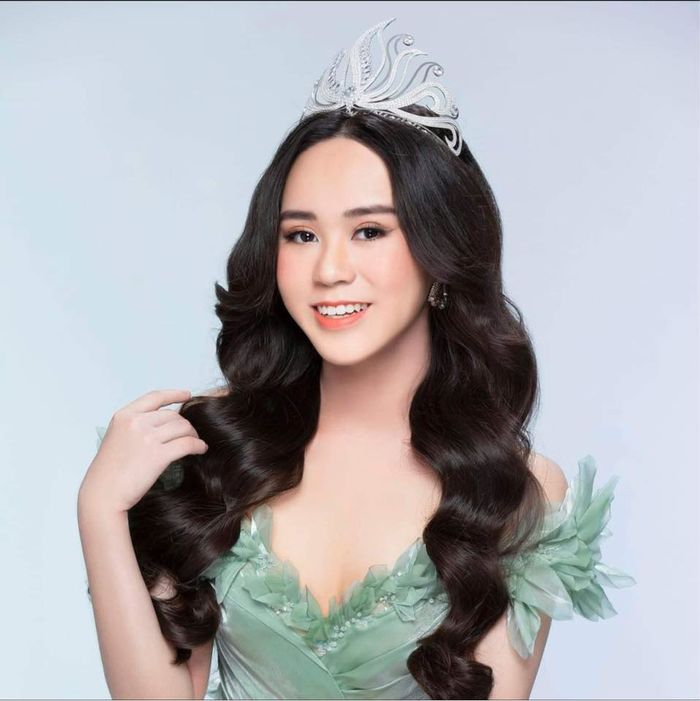 Đại diện Việt Nam vồ ếch vẫn thắng giải quốc phục tại Miss Eco Teen
