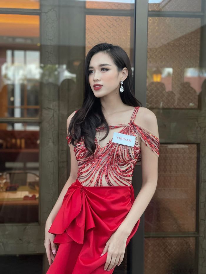 Đỗ Thị Hà chơi lớn: đánh đàn T'rưng bài Despacito tại Miss World