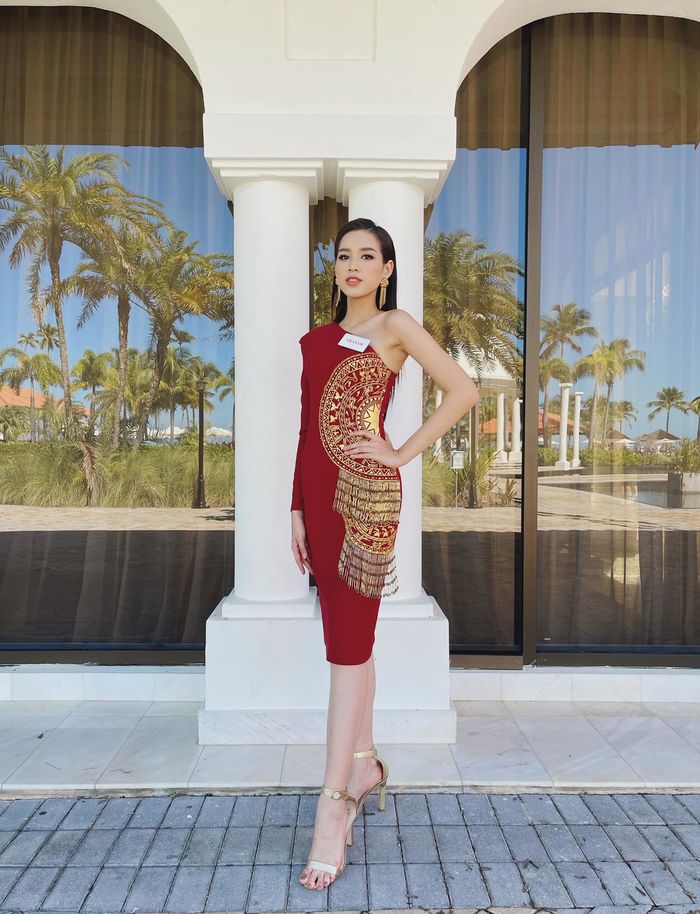 Đỗ Thị Hà xứng là Miss sắc màu với những màn biến hóa tại Miss World