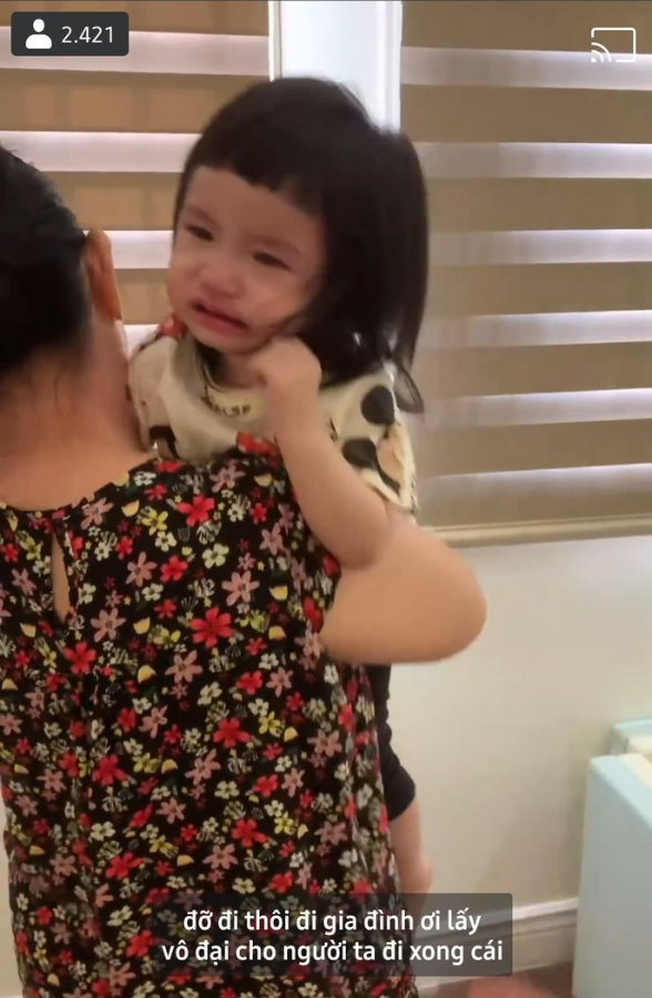 Đoàn Di Băng bó tay với món đồ gây nghiện cho ái nữ