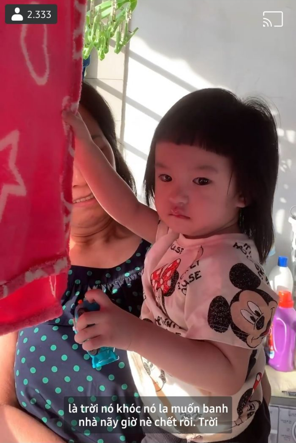 Đoàn Di Băng bó tay với món đồ gây nghiện cho ái nữ