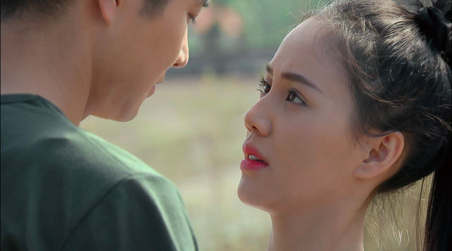 Đông và Quạt tranh thủ ít phút cạnh nhau: đã xin vợ chưa anh công an