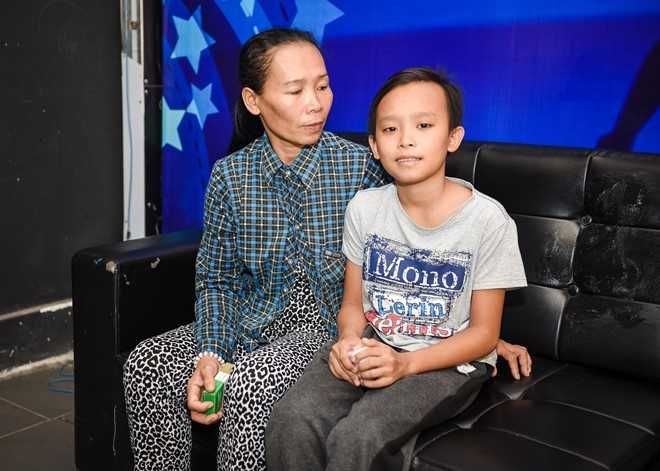 Hai bà mẹ trái ngược hoàn toàn của Phương Mỹ Chi, Hồ Văn Cường