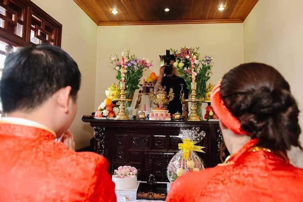 Hảo photo chụp ảnh cưới có tâm nhất Việt Nam: Kê chân cho cô dâu