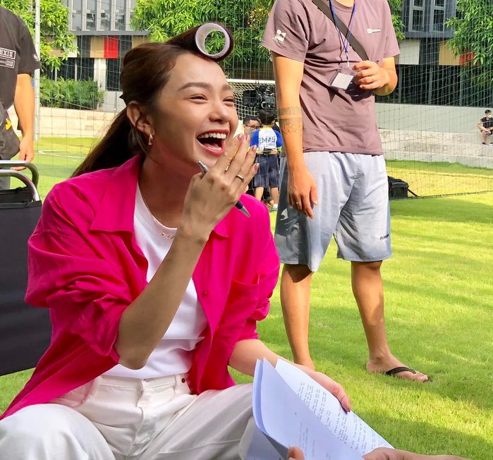 Hậu trường Mẹ Ác Ma, Cha Thiên Sứ: Minh Hằng đẹp bất chấp