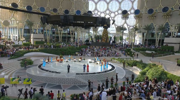 H'Hen Niê và dàn người đẹp trình diễn thời trang ở Dubai