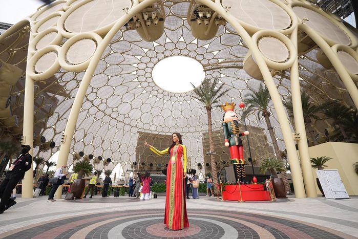 H'Hen Niê và dàn người đẹp trình diễn thời trang ở Dubai