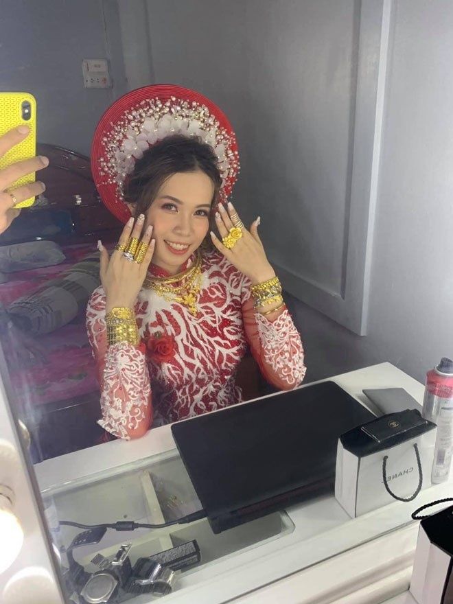 Những cô dâu đeo chục cây vàng trên người khiến dân tình ngưỡng mộ