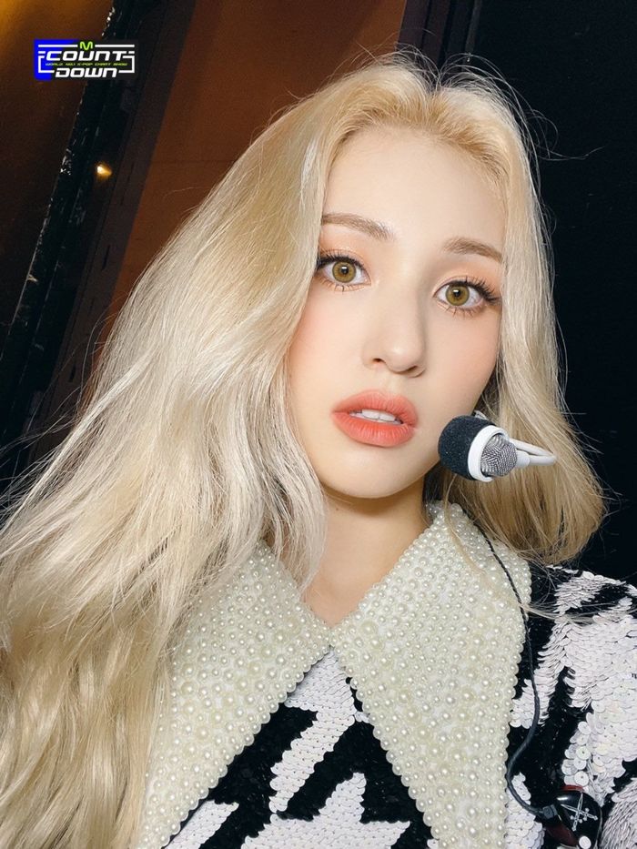 6 idol hóa búp bê với màu tóc vàng sáng: Mỹ nhân SNSD U30 hack tuổi