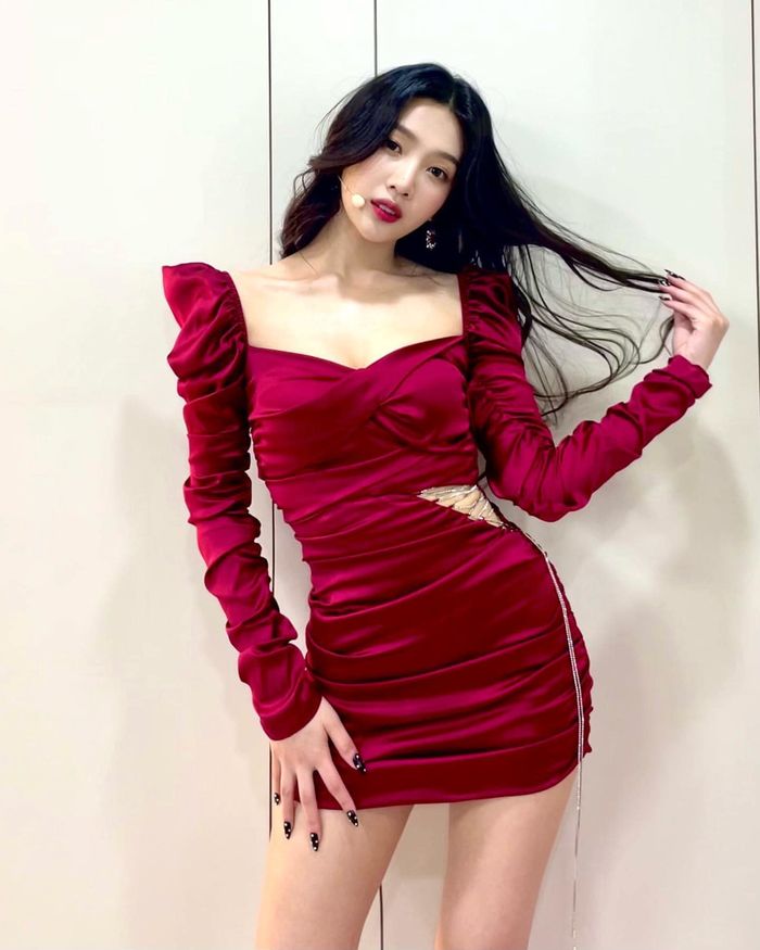 7 idol Kpop diện loạt outfit đỏ đỉnh cao, chứng tỏ nhan sắc sáng tỏa