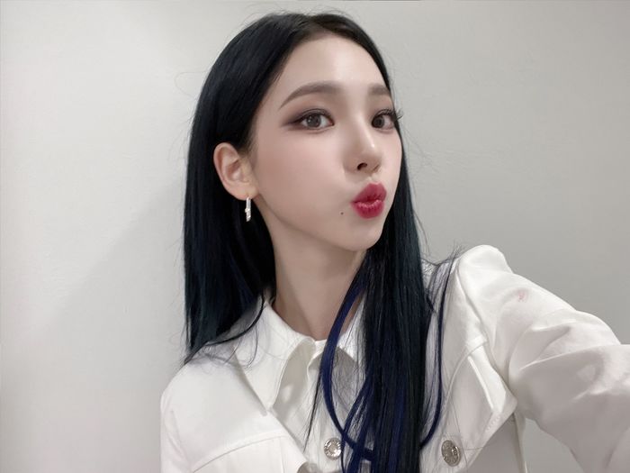 Karina - Wonyoung chung khung hình: Ai xứng danh idol đẹp nhất Gen 4?