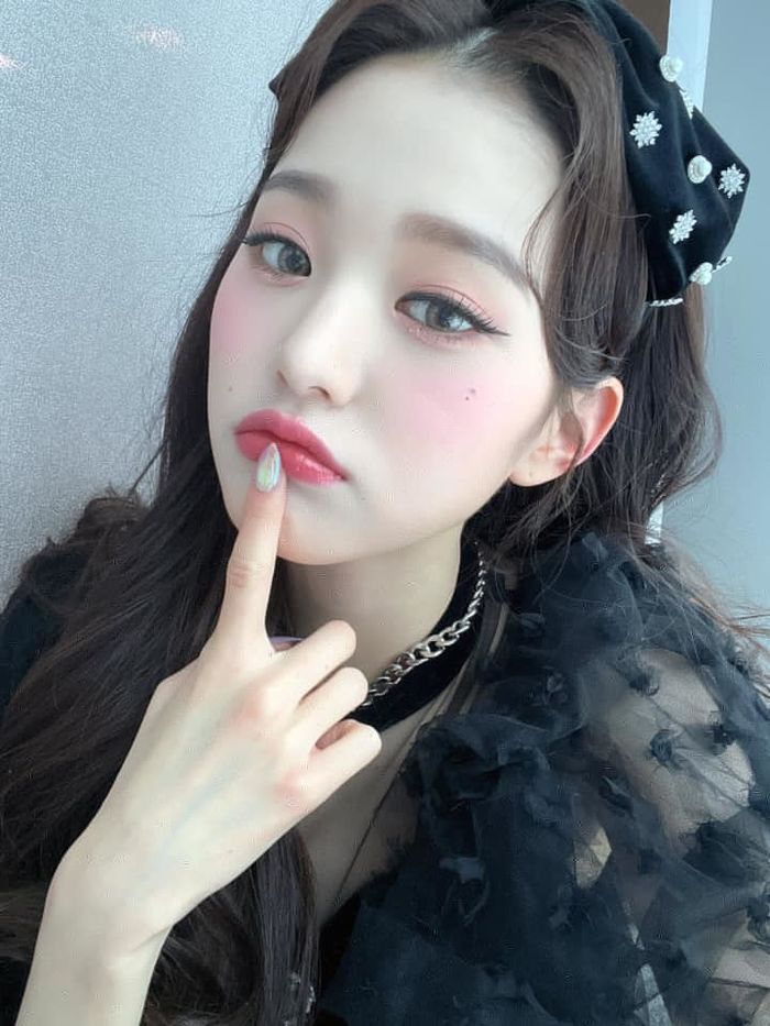 Karina - Wonyoung chung khung hình: Ai xứng danh idol đẹp nhất Gen 4?