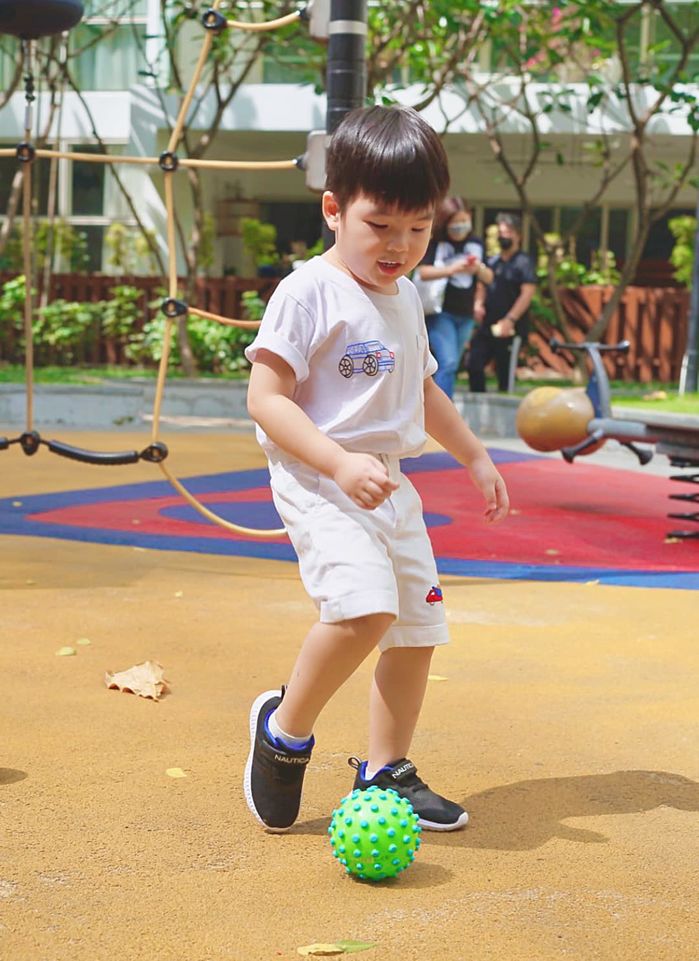Đường con cái của dàn sao Mùi Ngò Gai: Lê Khánh sinh con thứ 2