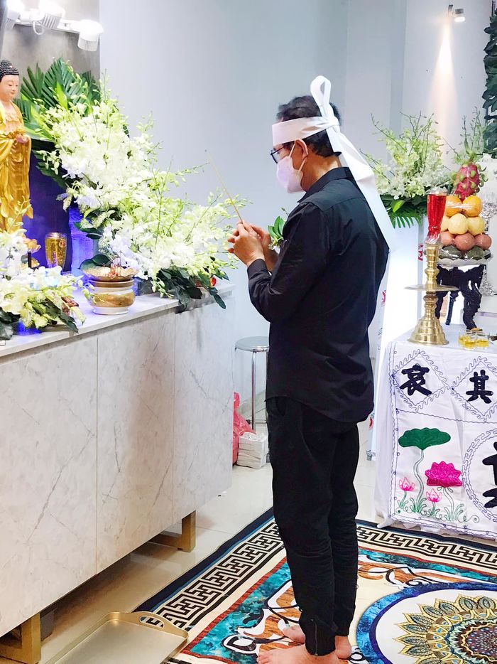Lễ tang NSƯT Thanh Kim Huệ: Người gửi hoa, người đến tiễn biệt