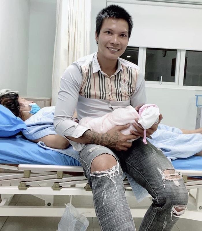 3 YouTuber Việt thoát nghèo năm 2021: Mua đất xây nhà, lấy vợ