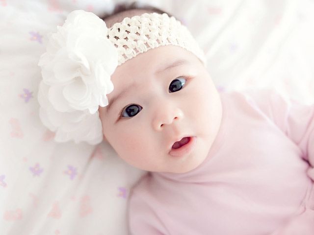 Em bé đẹp như tiểu mỹ nhân, nét nào ra nét đấy gấy sốt mạng