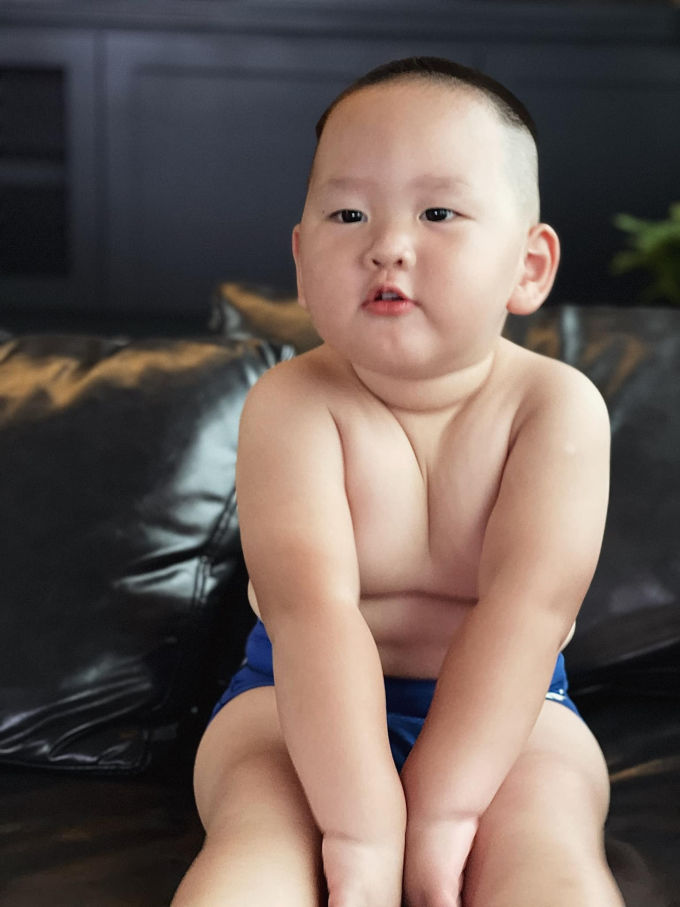 Mái tóc nhìn thấy mà thương của con nhà sao: Bo Thúi bị dụ úp tô