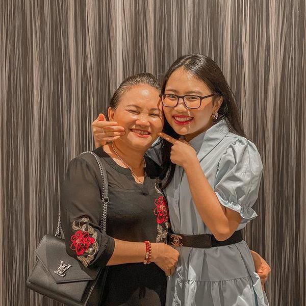 Phụ huynh của dàn sao Việt đổi đời nhờ có con nổi tiếng