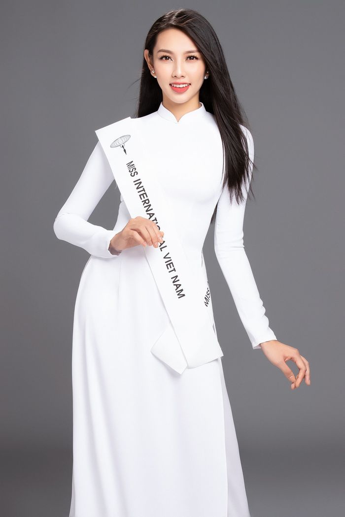 Miss Grand 2021 Nguyễn Thúc Thùy Tiên khi tham gia game show
